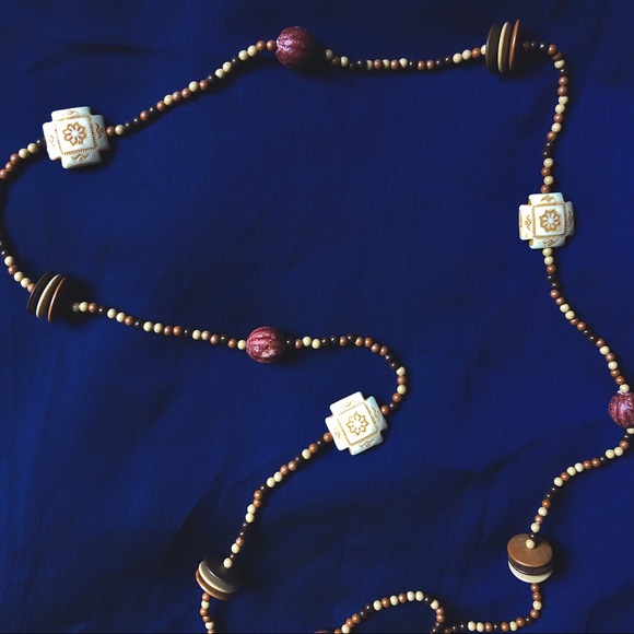 Carved Wood and Bovine Necklace - Picture 3 of 6